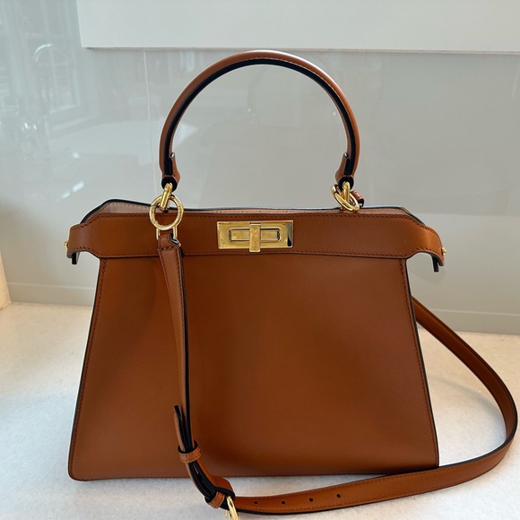 Fendi Peekaboo ISeeU Bag
Leather Medium / Brown - Picture 3 of 9